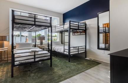 Sleeps 28 2 Units Near DT Nashville Outrider by AvantStay - Foto 60