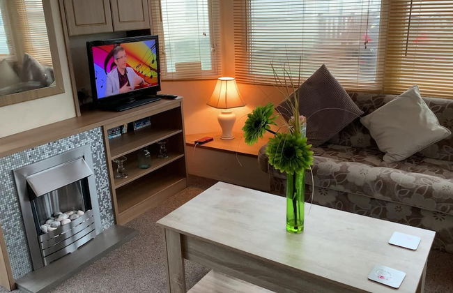 Captivating Three Bedroom Caravan tv in Each Room - Foto 1