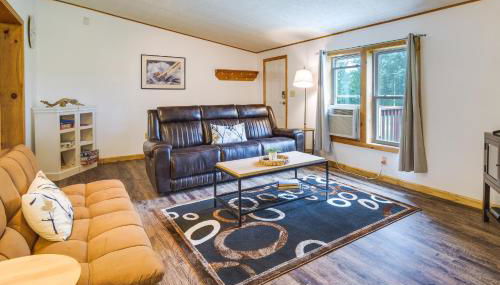 Charming Watkins Glen Home with Deck and Yard! - Foto 4