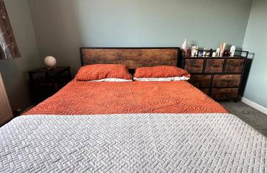 Warm & Stylish Stay Near Everything you need - Photo 10