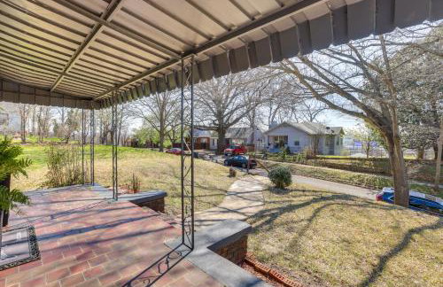 Walk to Amphitheater and Stadium Home with Deck! - Foto 22