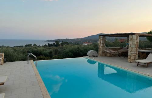 Onirozo Koroni Private Villa - Photo 1