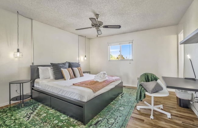 4BR Central Location & Near Parks! - Photo 9