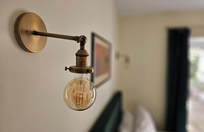 Spacious & Renovated 1-bed Garden Flat in London - Photo 33