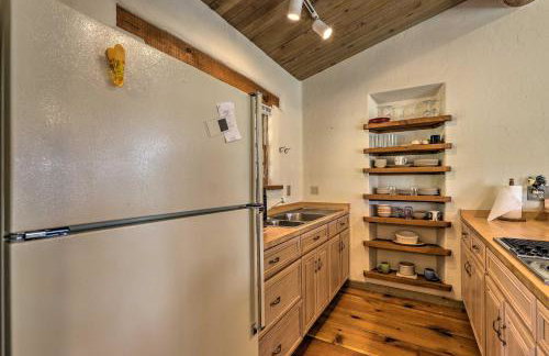 Hike and Relax Prescott Studio with Thumb Butte Views - Foto 14