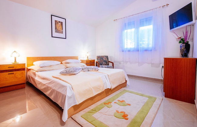 Beautiful Holiday Home in Maslenica Near Beach" - Foto 5