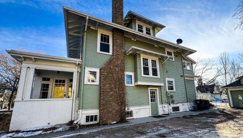 CRAFTSMAN'S MAIN FLOOR with huge DECK! - Foto 2