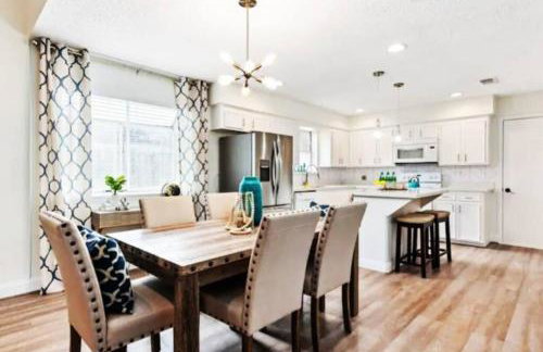 Super Cozy Entire House Near Downtown - Book Now !! - Foto 2