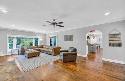 The Wexford French Chateau w Pool - Photo 35