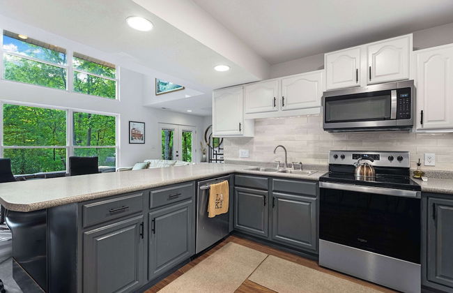 Treehouse LOZ Seclusion for 6! - Photo 8