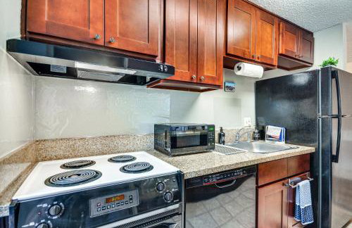 Lake Oswego Condo with Balcony, 3 Mi to the Water! - Foto 11