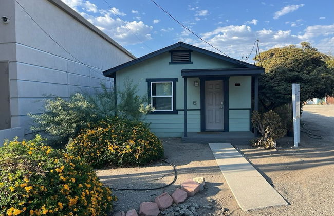 Elegant Country Retreat With Serene Patio Haven - Foto 34