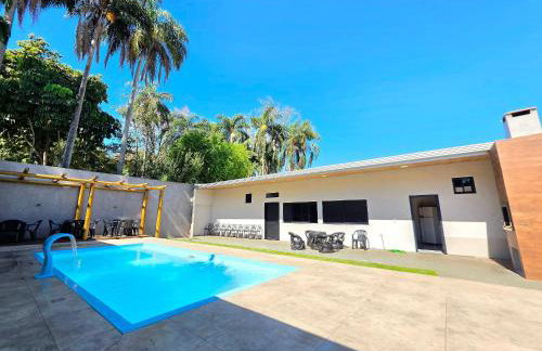 2 suítes e 2 quartos bairro tranquilo prox centro - Foto 1