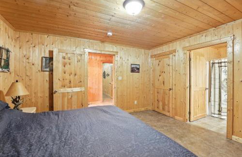Secluded Mountain Retreat with Stunning Views home - Photo 25