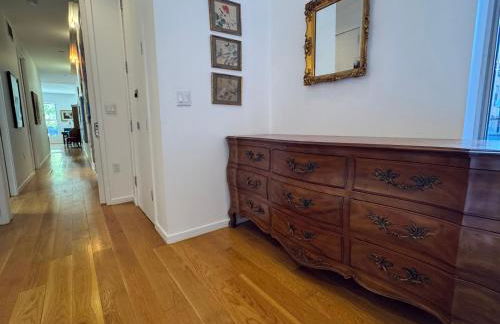 Large and Luxurious in Strivers Row - Photo 25