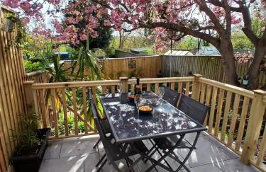 Down by the Riverside - Photo 4