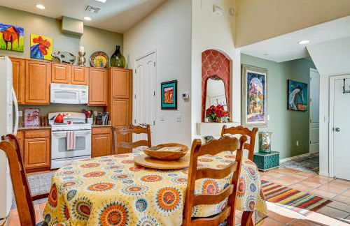 Sunny Adobe Retreat with Hot Tub and Mtn Views! - Foto 8