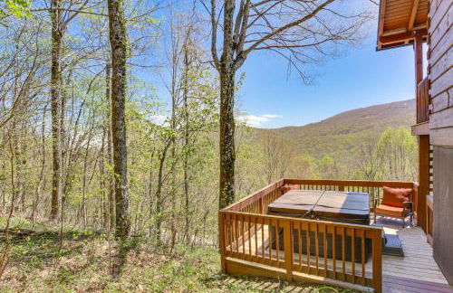 Family Cabin with Private Hot Tub and Views in Boone! - Foto 28