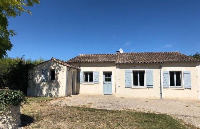 Luxury Villa With Covered Terrace in Chalais - Foto 32