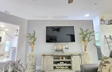 Pool house Best location in Wesley Chapel - Photo 53