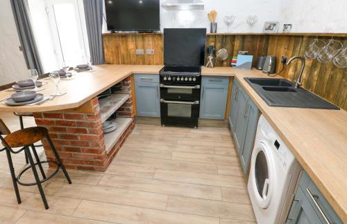 Woodpecker - Photo 8