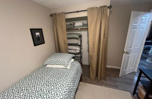 Relaxing Ducks Hang Out Haven 2 bed 1 bath and BBQ - Foto 17