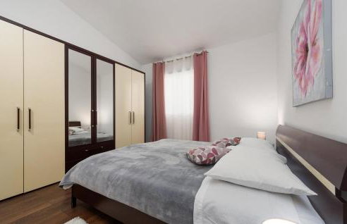 One-Bedroom Apartment In Podgradina - Photo 13