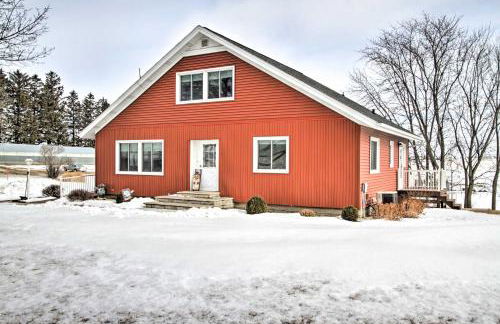 Cozy Postville Retreat with Fireplaces and Yard! - Foto 30