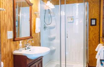 Charming Log Cabin Rental for a Group Getaway in Shenandoah, Virginia - Photo 4