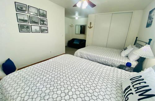 Family friendly, 3 bedroom house, with king bed for up to 15 - BBQ - Internet - jet tub - Foto 16