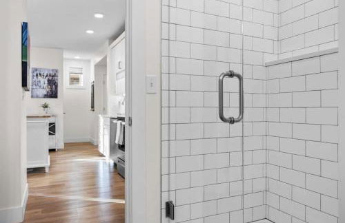 Capri Unit 001 in the Heart of Downtown TC - Foto 52