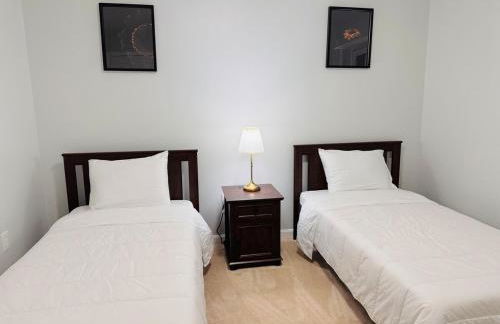 Charming 4BR 4BA Townhouse In Annandale, VA - Foto 19