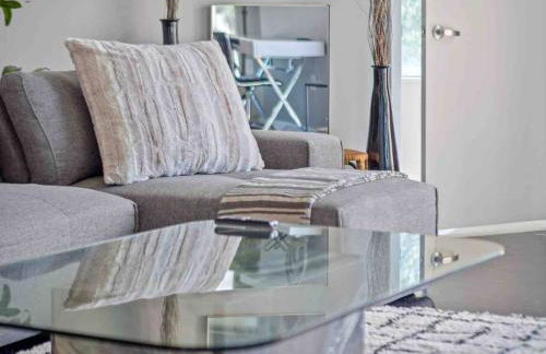 Lovely 2Bdrm 2Bath Thorton Park Condo with secure parking - Foto 26