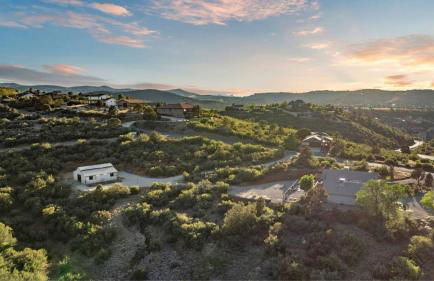 Lynx Lake Lux 6-BR HouseSleeps 22Hot TubGame Rm - Foto 141