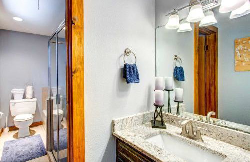 Cedar Creek Lakefront Vacation Rental with Pool - Foto 12