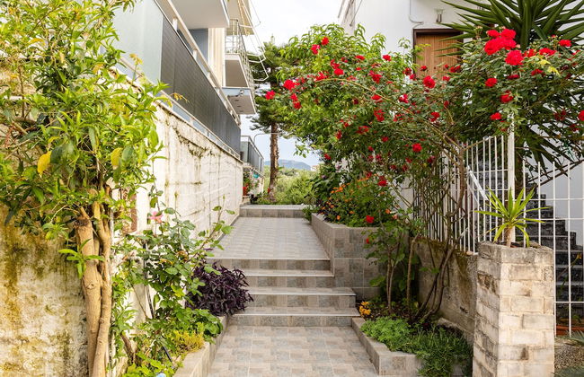 Seaside Family Haven - Avia's Spacious Getaway - Foto 25