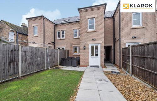 LONG STAYS 30pct OFF - Spacious 4Bed - Sports Channels - Parking By Klarok Short Lets & Serviced Accommodation - Foto 14