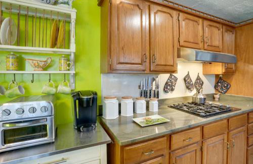 Hike and Ski Scenic Group Retreat in Wardensville - Foto 6