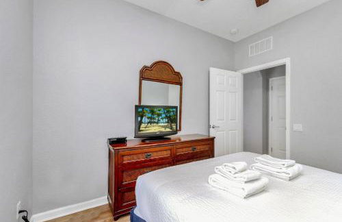 Newly Updated Condo, Near Conv. Center - Photo 37