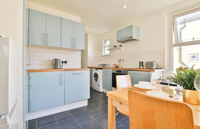 Beautifully Designed 2 Bed Apartment - Foto 25