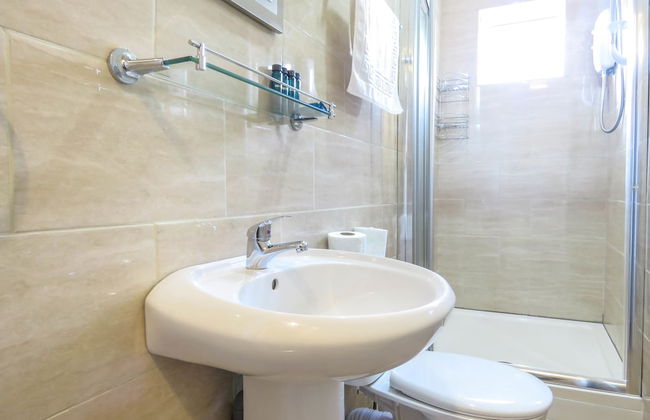 Tudors eSuites Birmingham Townhouse for Contractors - Foto 16