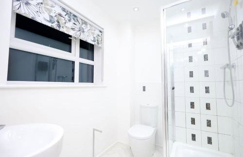 Cozy Place in Salford, Sleeps 8, 4 Bedroom, 5 Beds - Foto 46