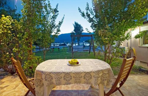 Villa Elli 1 Beach front with garden - Photo 1