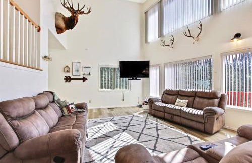 Cascade Cabin Mountain Getaway with Private Beach - Foto 9