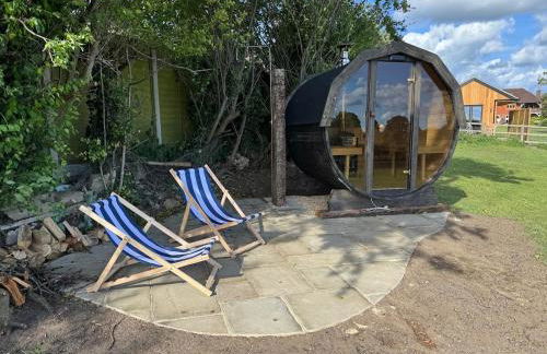 Luxury Spa Cabin with Outdoor Bath, Sauna & Fireplace - Foto 32