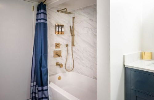 The Blue Sapphire 3BR 3BA Luxury Lakefront Home on Mineola Bay Stunning Views on Chain O Lakes - Photo 47