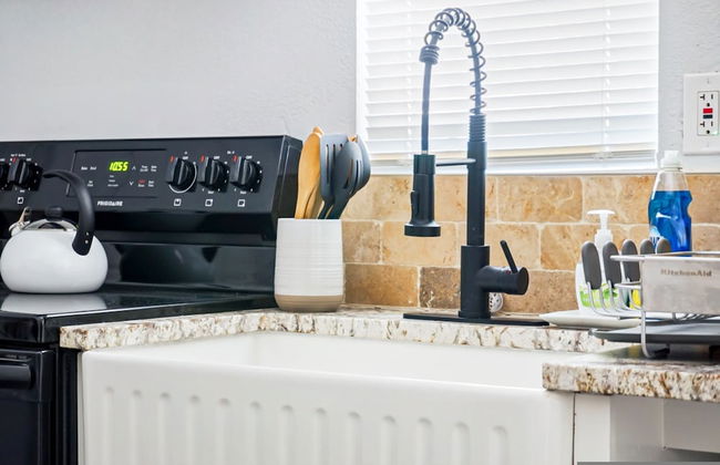 Adorned Studio 3min-asian Dist Rain Shower - Photo 13