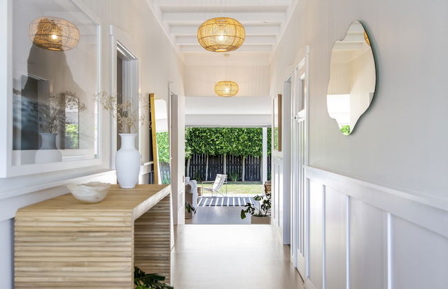 Executive State-Of-The-Art Home - Spa - Photo 33