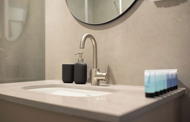 PORT CITY HAIFA - Flea Market Luxury - Foto 37