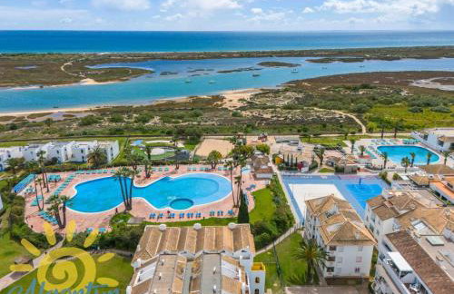 Golden Seaside Villa - Acesso Praia e Piscina Incluído - Foto 3